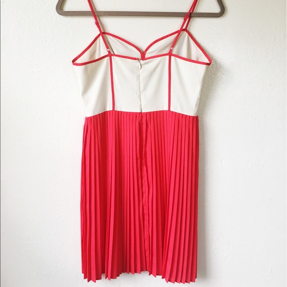 Urban Outfitters Coincidence & Chance Pleated Dres - Picture 4 of 8